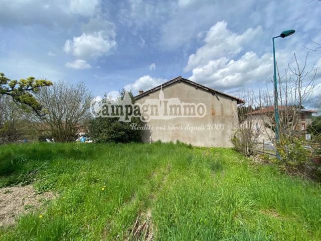 MAISON DE VILLAGE A RÉNOVER