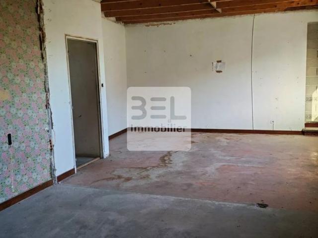 Maison de village à rénover 85 m² Jardin Parkings