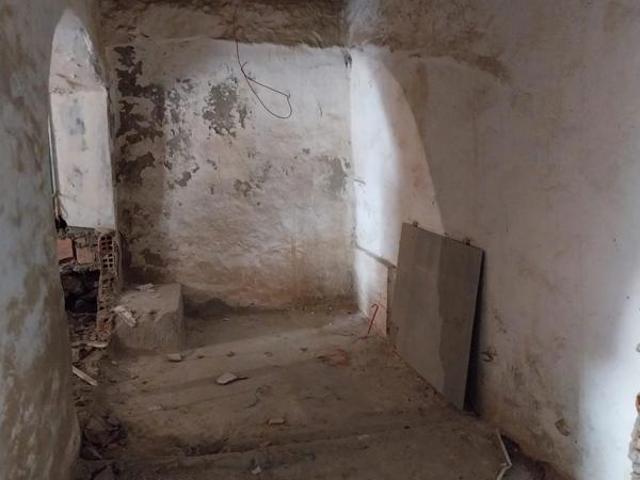 Maison de village à rénover au fort potentiel
