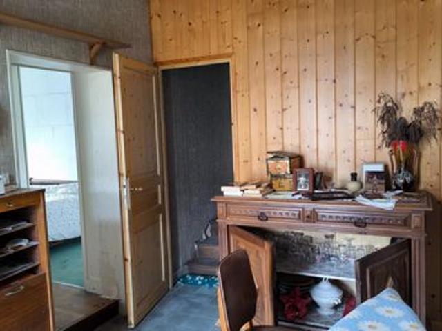 Maison de village 175 m² à rénover avec garage et dépendances
