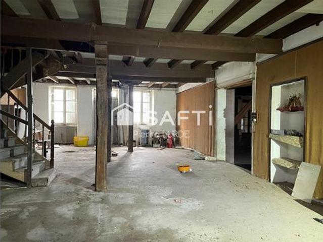 Maison de village à rénover avec garage et jardin