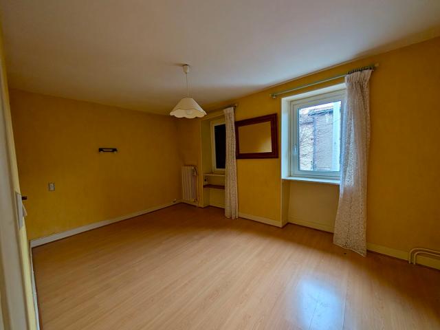 Maison de village à rénover entièrement âeuros' Fort potentiel au coeur de Ceyrat