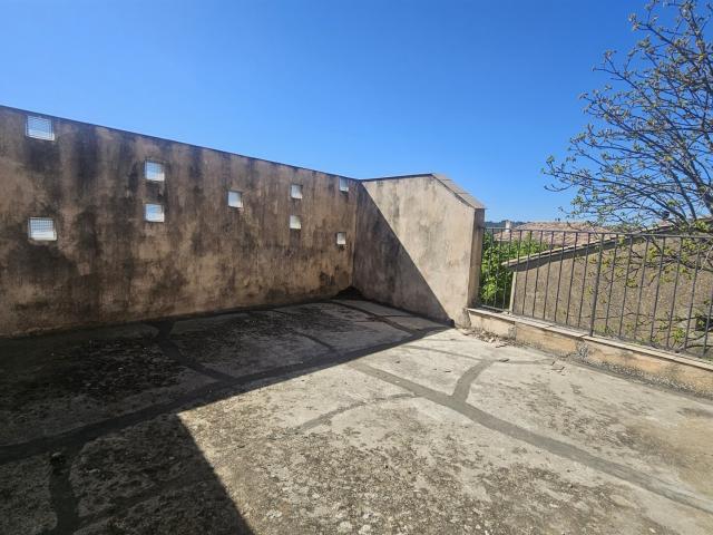 Maison de village à rénover Fort potentiel à Villes sur Auz. 65m² Villes sur Auzon