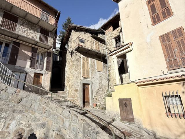 Maison de village à rénover Moulinet Alpes Maritimes