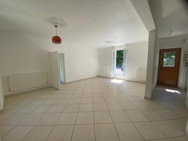 MAISON DE VILLAGE A ROSAY 96.13 M²