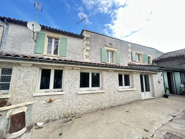 Maison de village à Vars 16330