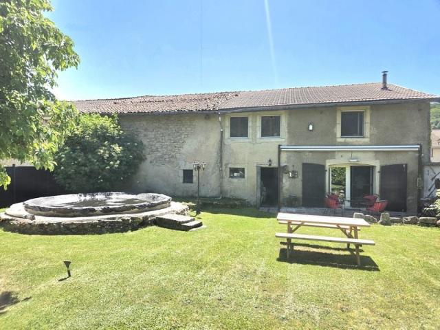 Maison de village à vendre en exclusivité 4 chambres, grange. 160m² Réville aux Bois