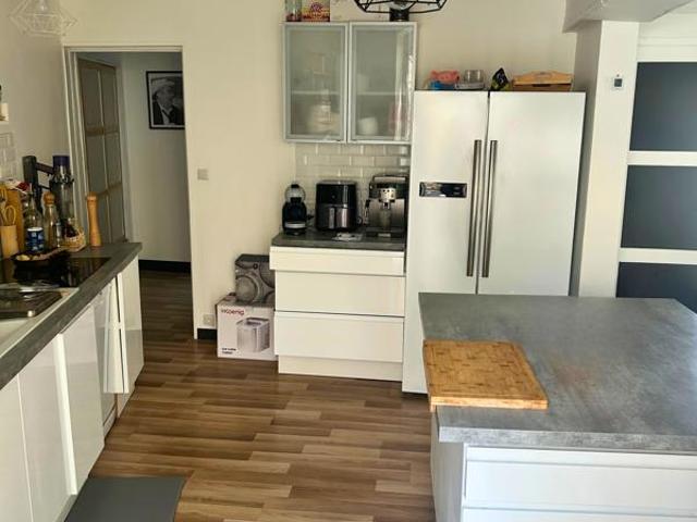 Maison de village a vendre en pierre avec garage à SAINT ALB