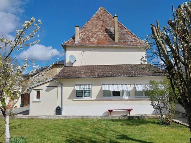 Maison de village à vendre proche Argenton sur Creuse 36