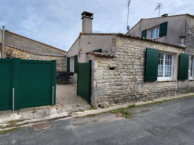 Maison de village, à 300 metres de l'océan