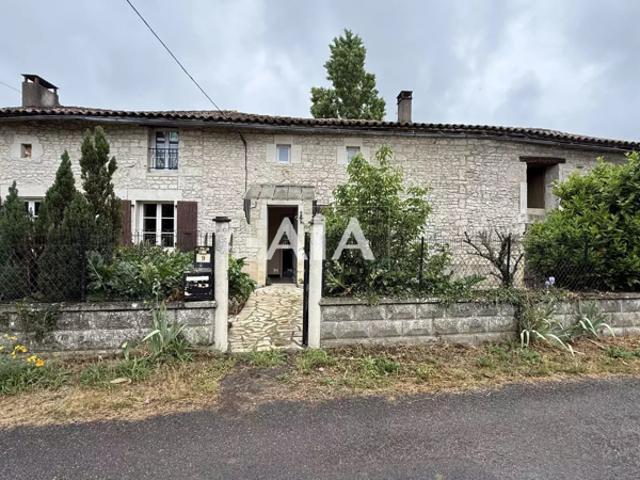 Maison de village à 7 min de Ruffec