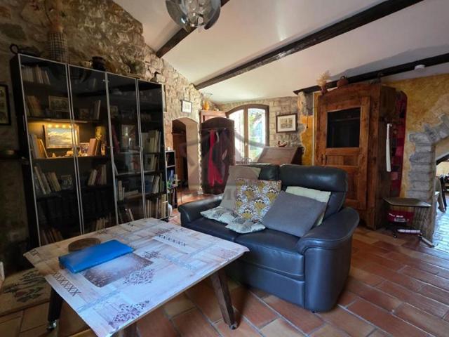 Maison de village au calme