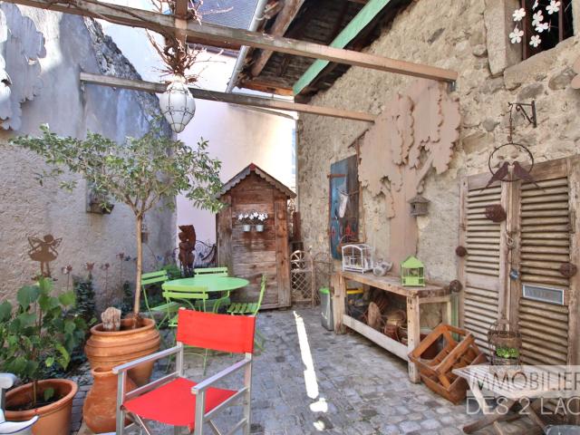 Maison de village au fort potentiel d'extension 106m² Menthon Saint Bernard