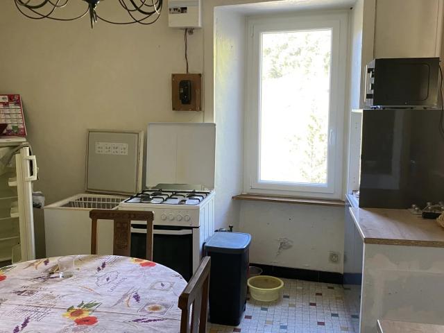 Maison de village avec balcon et vue dégagée