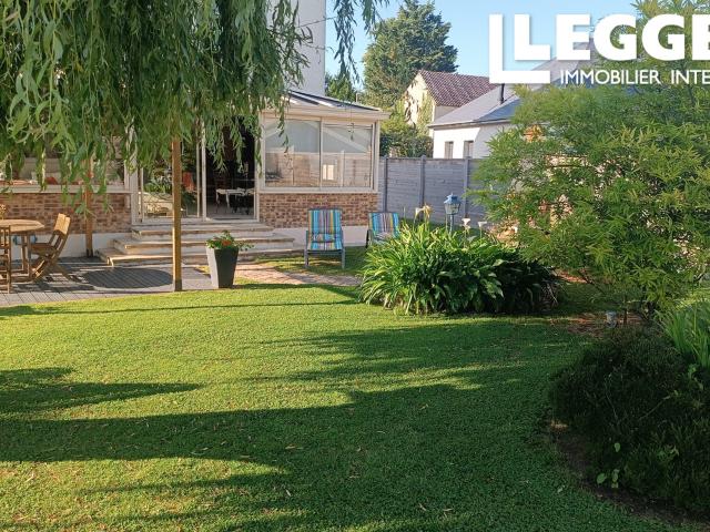 Maison de village avec commerces, 10 min plage d'Omaha Rénovée avec charme, jardin arboré, garages et véranda
