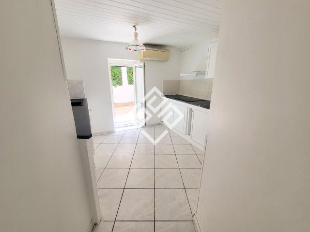 Maison de village avec cour 63m² Ginestas