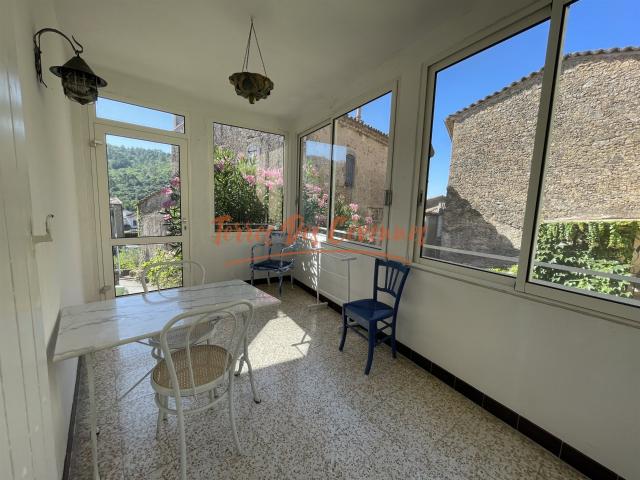Maison de village avec cour. 95m² Générargues