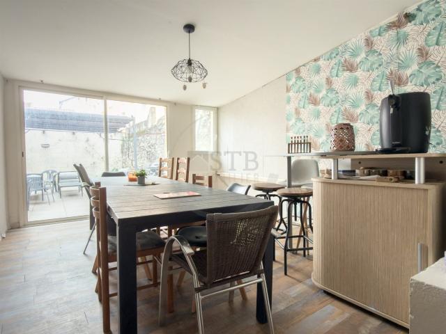 Maison de village avec cour et climatisation au Pouzin 191m² Le Pouzin