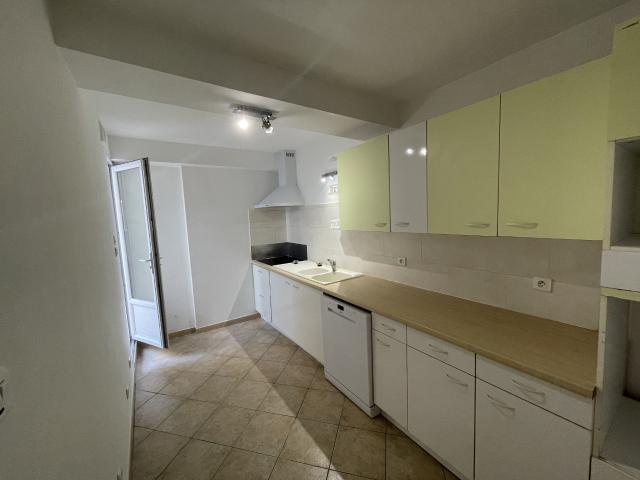 Maison de village avec cour et remiseSainte Eulalie 11170