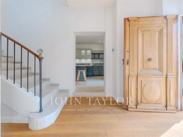 Maison de village avec cour intérieure 208m² Biot