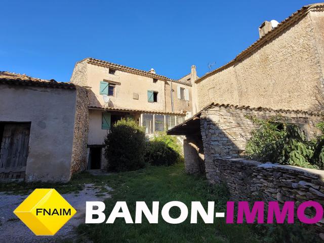 Maison de village avec dépendances et jardin
