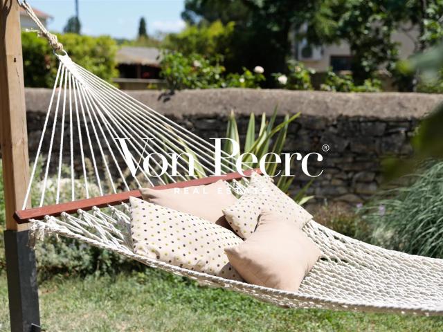Proche Avignon. Maison de caractère avec gites, piscine et j. 328m² Saint Laurent des Arbres