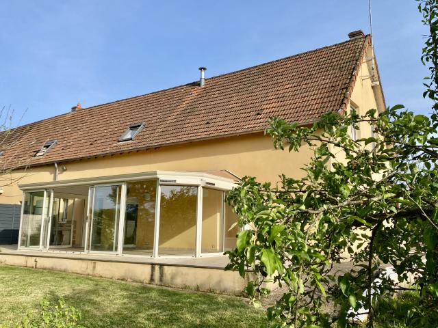 Maison de village avec dependances