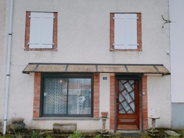 MAISON DE VILLAGE AVEC DEPENDANCES