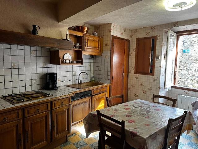 Maison de village avec dépendances 89m² Coustaussa