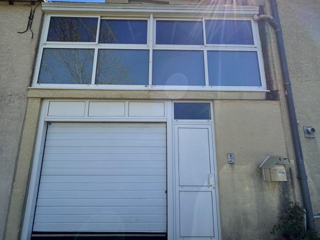 maison de village avec garage et veranda