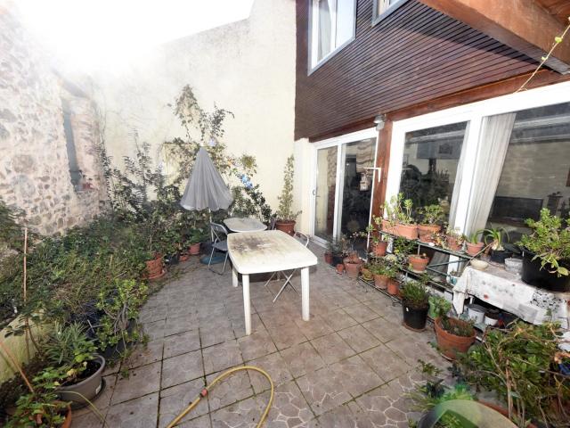 Maison de village avec Garage et gite prêt à louer