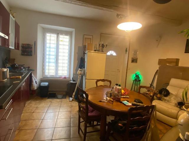 Maison de village avec garage et potentiel d’agrandissement. 52m² Paraza