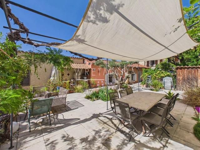 Maison de village avec garage, jardin et vue Fayence 83m² Fayence