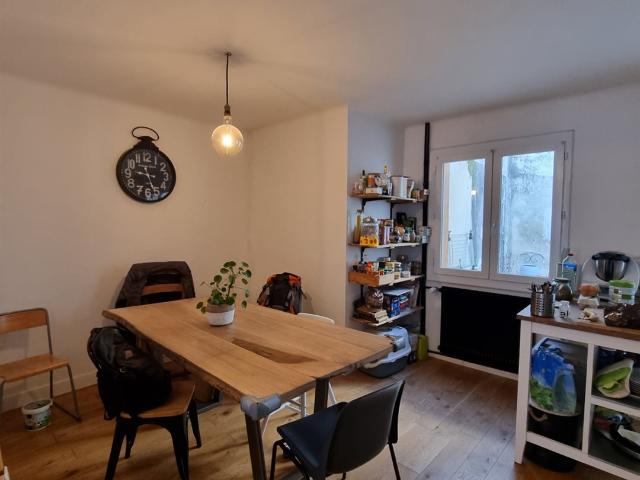 Maison de village avec grand garage, Patio et Terrasse Dpe. 90m² Caux