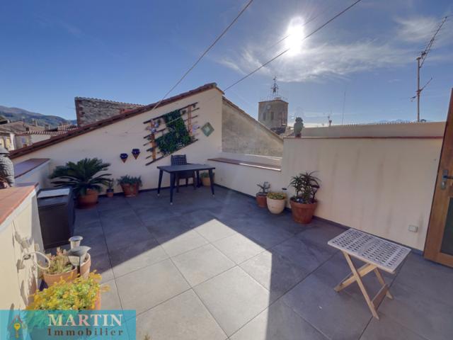 MAISON DE VILLAGE AVEC GRANDE TERRASSE