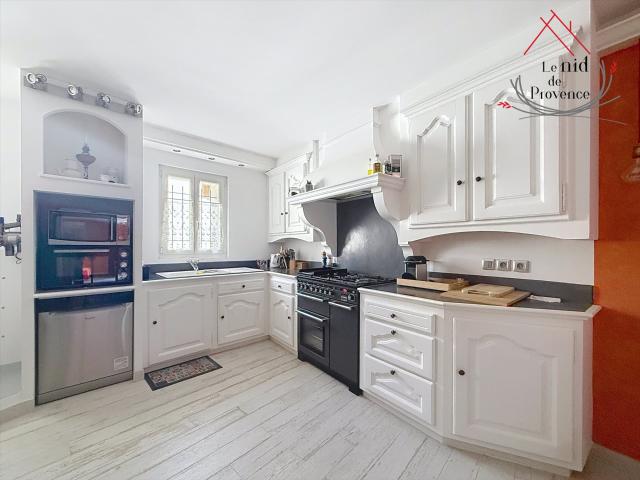 Maison de village avec grande terrasse, Chateauneuf de Gadag. 108m² Châteauneuf de Gadagne
