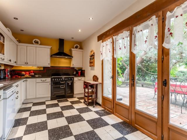 Maison de village avec jardin et dépendance/garage 245m² Castelsagrat