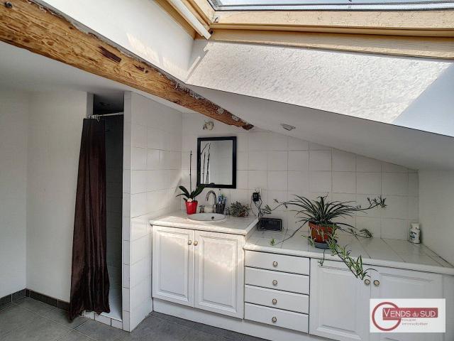 Maison de village avec jardin et garage