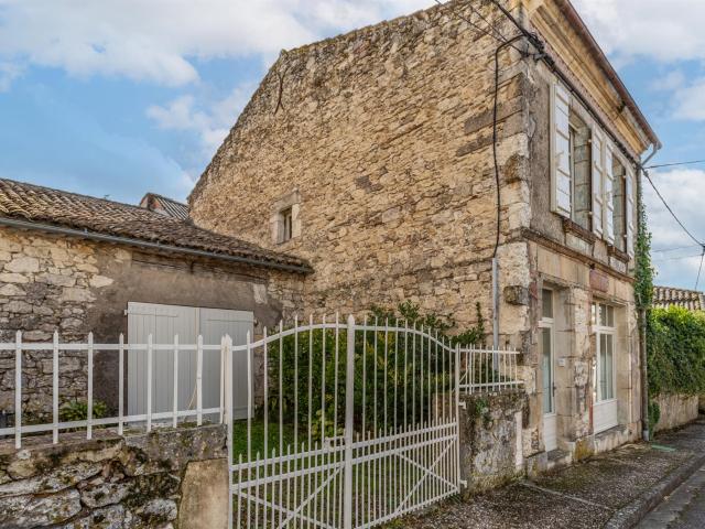 Maison de village avec jardin et garage 140m² Bourg de Visa