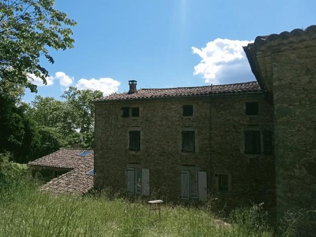 Maison de village avec jardin et garage