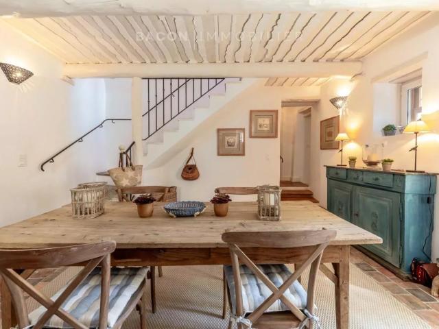 Maison de village avec jardin et piscine 110m² Lagnes
