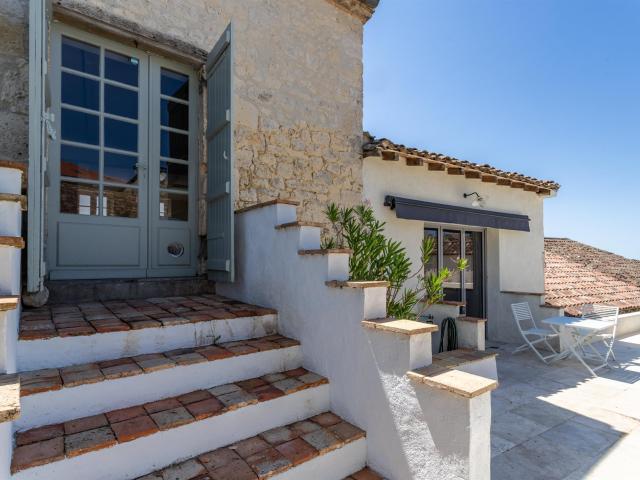Maison de village avec jardin, garage et piscine 200m² Beauville