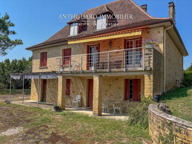 Maison de village avec jardin, jolie vue 240m² Belvès