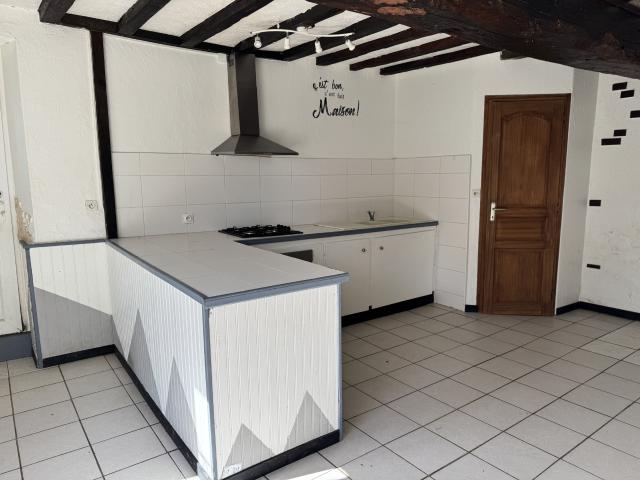 MAISON DE VILLAGE AVEC JARDIN PROCHE VARZY
