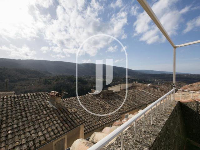Maison de village avec local commercial à Bonnieux 157m² Bonnieux