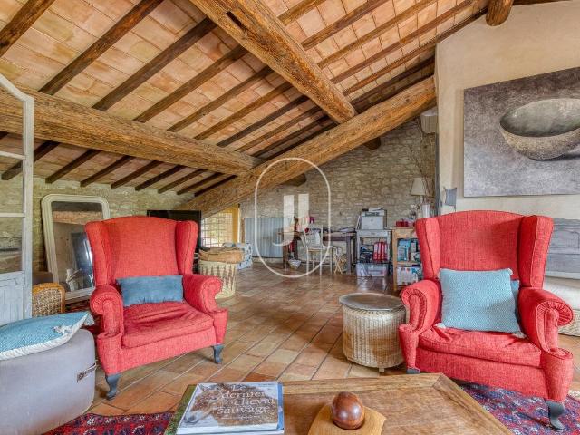 Maison de village avec piscine à vendre à Saignon 203m² Saignon