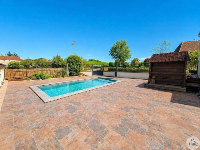 Maison de village avec piscine.En Beaumontois 105m² Villeréal