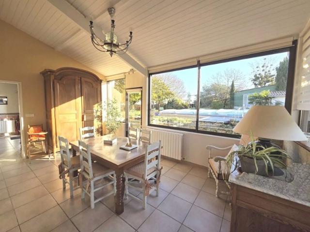 Maison de village avec piscine et son appartement à proximité de la Bastide de Monségur Gironde