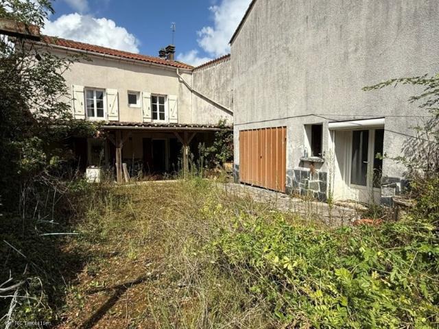 Maison de village avec potentiel à Villognon