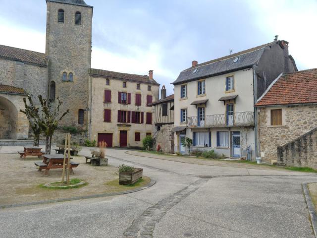 Maison de village avec terrain 145m² Peyrusse le Roc